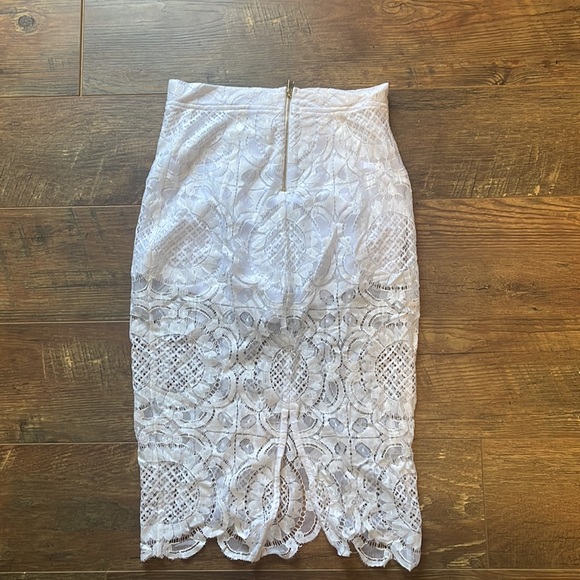 Lace skirt with built in shorts - Picture 2 of 3